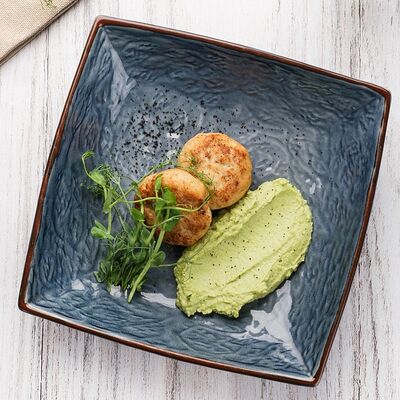 Котлеты из ленка с пюре из зелёного горошка в Мука по цене 900 ₽