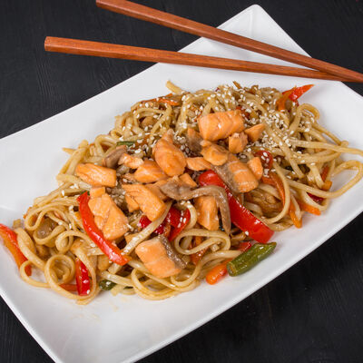 Лапша с лососем в Аквасуши по цене 429