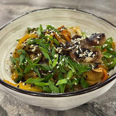 Wok с морепродуктами в Суши-бар Макото по цене 700 ₽