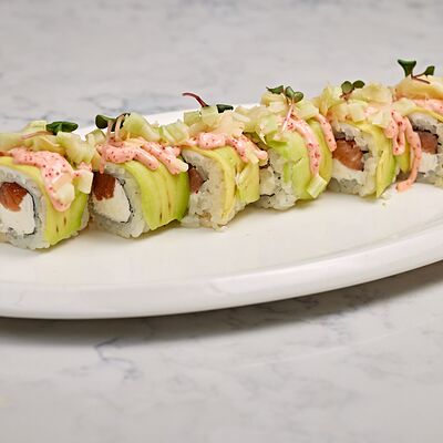 Ролл лосось в ореховом спайси в Икра по цене 640 ₽