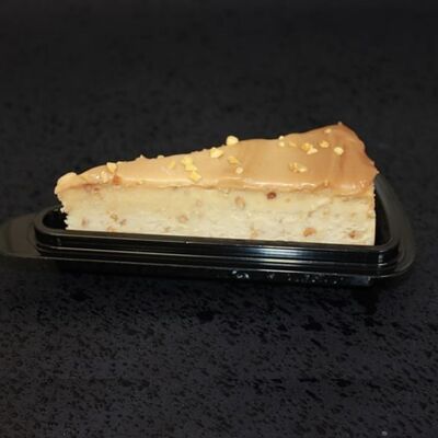 Чизкейк Сникерс в Mario по цене 279 ₽