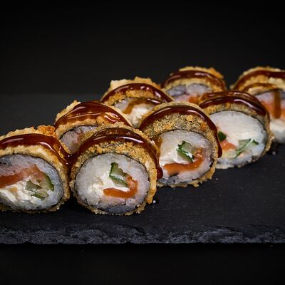 Жареный ролл с угрем в Кинг Sushi по цене 680 ₽