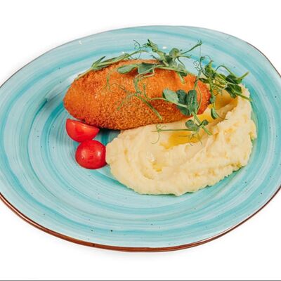 Котлета по-киевски с картофельном пюрев Провинция по цене 830 ₽