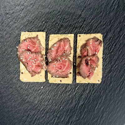 Тапас с ростбифомв Западный сад ! по цене 800 ₽