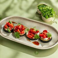 Хрустящие баклажаны с кремом из сыра фета в Bahroma