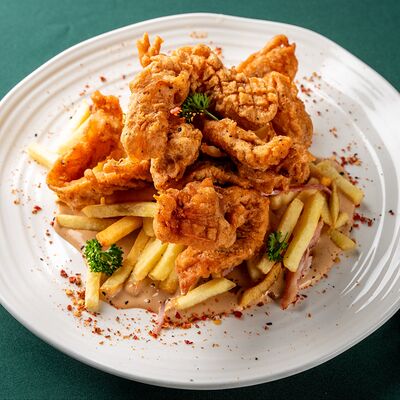 Кальмар фри с соусом спайси в Clever Irish Pub по цене 32 р.