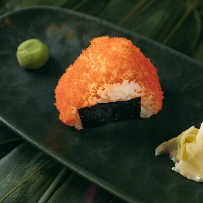 Онигири камчатский краб в Sushi lovers по цене 369 ₽