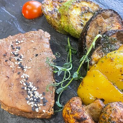 Стейк из тунца в Ribs по цене 980 ₽