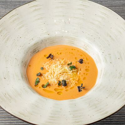 Тыквенный суп с пармезаномв Brasserie Kriek по цене 590 ₽
