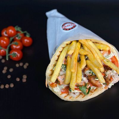 Гирос с курицей в Grand шаурма по цене 500 ₽