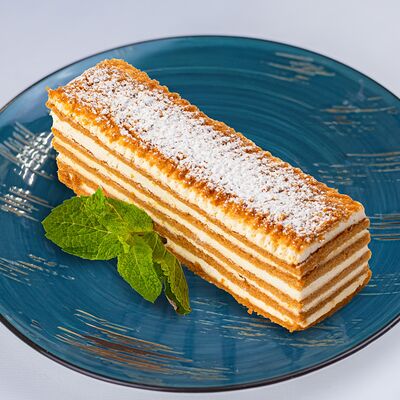 Медовик в Тарелка по цене 245 ₽