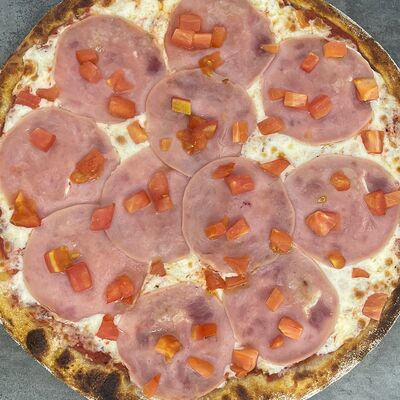 Пицца Ветчина-томатв Pizza Mafia по цене 850 ₽