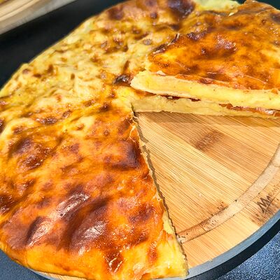 Осетинский пирог с картофелем и сыром в Грузинский дом по цене 1102 ₽