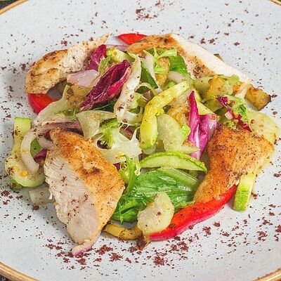 Салат с индейкой в Луиджи & Тосё по цене 399