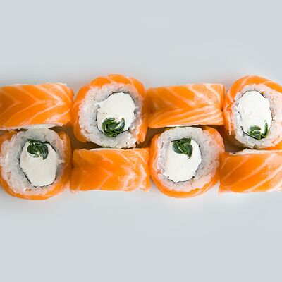 Ролл Филадельфия с зелёным луком в Mad Chicken по цене 400 ₽