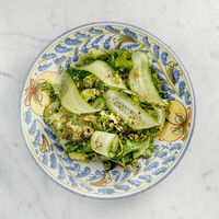 Зеленый салат с авокадо в Marso Polo