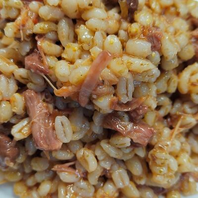 Перловая каша с тушенкой в Вкусно как дома по цене 549 ₽
