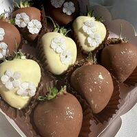Клубника в шоколаде h в Allowberry