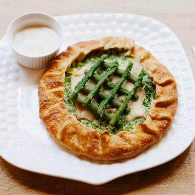 Большой пирог с курицей и шпинатом в Рецептор по цене 510 ₽