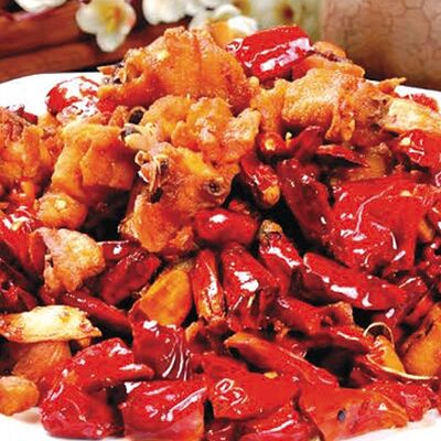 В28 Жареный цыпленок с перцем чили 辣子鸡 в Charlie tea по цене 820 ₽