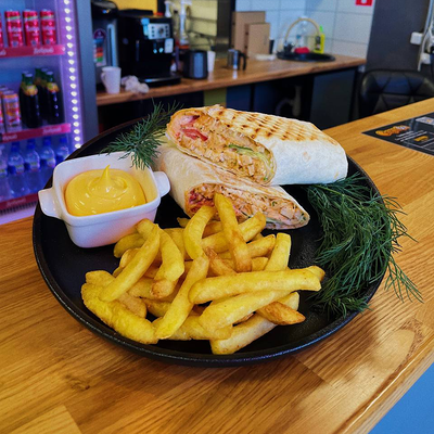 Комбо 1 - Шаурма Классика (я), Картошка фри(100гр), соус в Съедим всё по цене 500 ₽