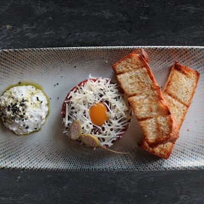 Фирменный тартар из стейка рибай в Neft по цене 45 р.