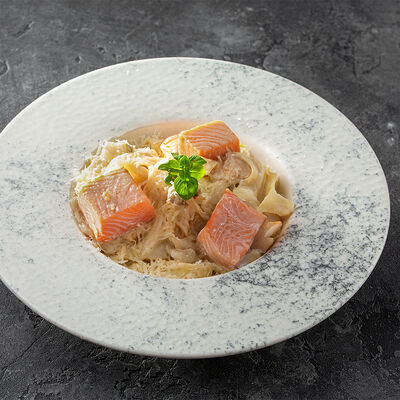 Феттуччине с семгойв SV33 по цене 520 ₽