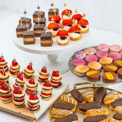 Сладкий стол Десертная сказка на 4 - 6 персон в MOSCOW FOOD Кейтеринг по цене 9330 ₽