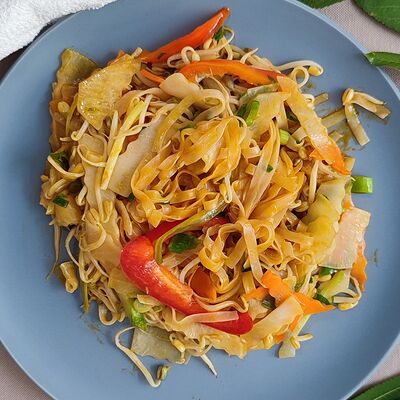 Пад-тхай с морепродуктами в Кафе тайской еды по цене 650 ₽