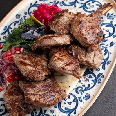 Каре ягнёнка большой в NANA Pirveli по цене 4490 ₽