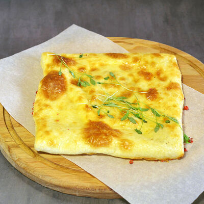 Хачапури из слоеного теста пеновани в Грузия и вино по цене 500 ₽