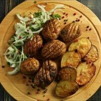 Картофель с салом на углях в Mr Appetite