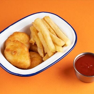 Наггетсы с картофелем фри в Краснодарский парень по цене 370 ₽