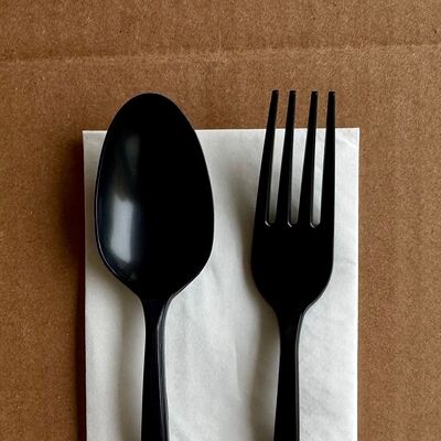 Набор приборов в Smazhenka bistro по цене 1 р.