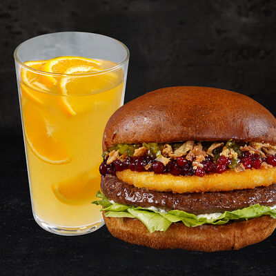 Брусничный Бургер и пунш Рождественский ананасовый в Магбургер & Братья Караваевы по цене 485