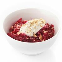 Салат из свеклы со сметаной и грецким орехом в Ближе к делу