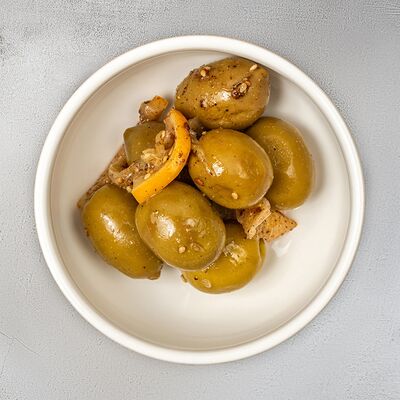 Зелёные оливки с заатаром в Dizengof/99 по цене 550 ₽