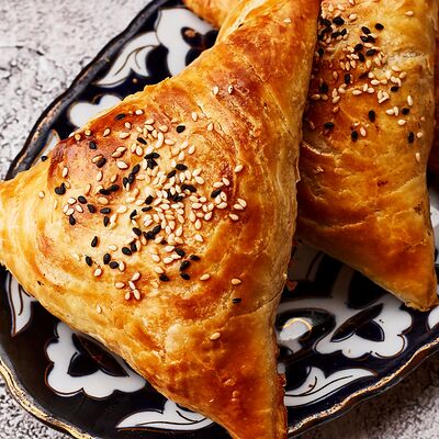 Самса из курицы в Афрасиаб по цене 190 ₽