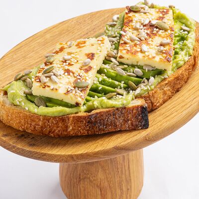 Брускетта с авокадо и халуми в Miss you по цене 950 ₽