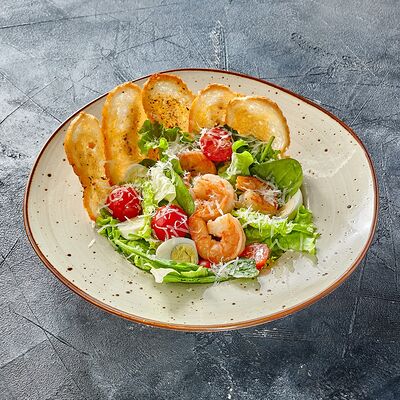 Салат Цезарь с креветкой в Менуа по цене 880 ₽