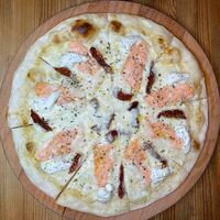 С семгой и вялеными томатами в Chilli grilli