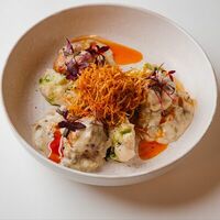 Утиные котлетки с соусом из сезонных грибов и картофельным пюре в Круча