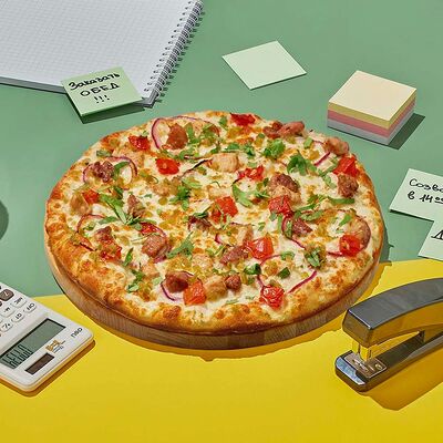 Пицца Грузинская 24 см в Dostaевский по цене 516 ₽