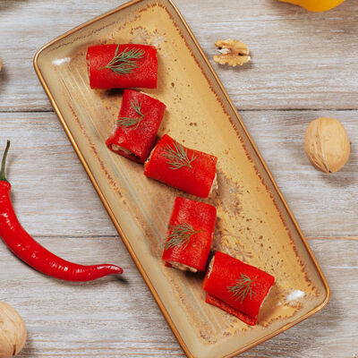 Фаршированные перчики в Грузинское кафе Ван Гоги по цене 380 ₽