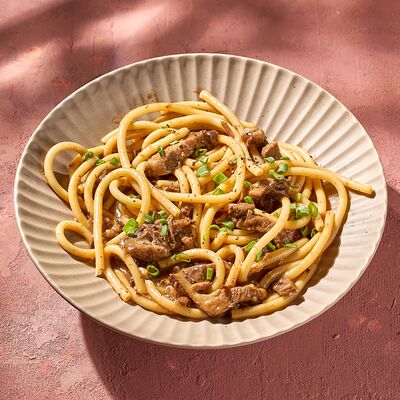 Лапша с томленым стейком и соусом из черного перца в KITCHEN по цене 600 ₽