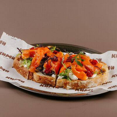 Брускетта с лососем в Кими по цене 790 ₽