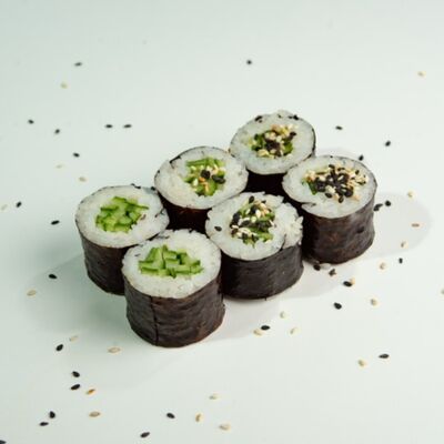 4. Малый ролл: огурец, кунжут (6 шт.) в ЁБИСАН по цене 259 ₽