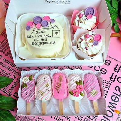 Набор Мамы, как пуговки + 2 капкейка + 5чизкейков в Чародейка сладостей по цене 4429 ₽