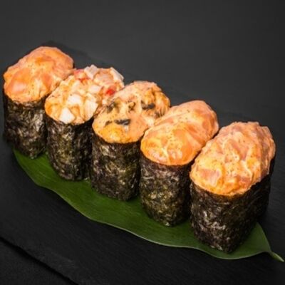 Спайси-гунканы в Sushi House по цене 119 ₽