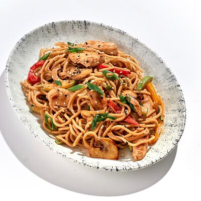 Лапша с курицей в Meet.Point по цене 490 ₽